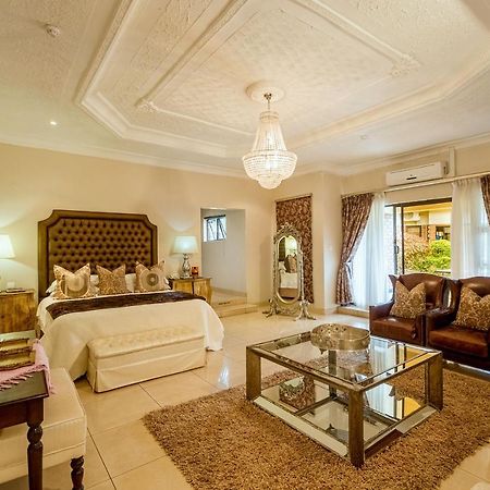 The Victoria Falls Deluxe Suites Exterior photo