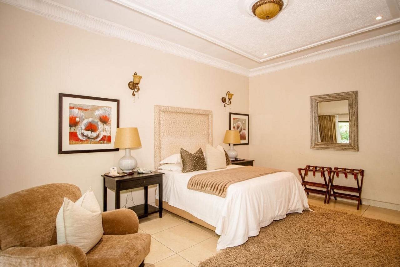 The Victoria Falls Deluxe Suites Exterior photo