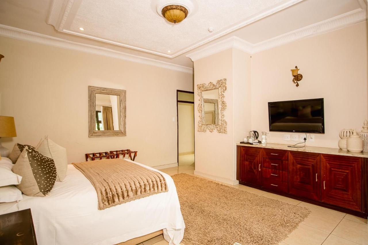 The Victoria Falls Deluxe Suites Exterior photo