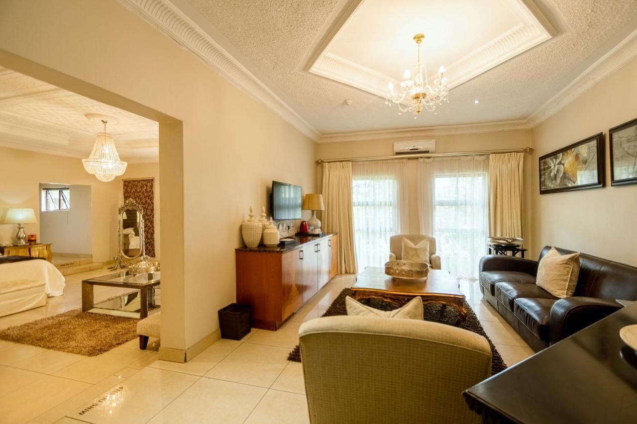 The Victoria Falls Deluxe Suites Exterior photo