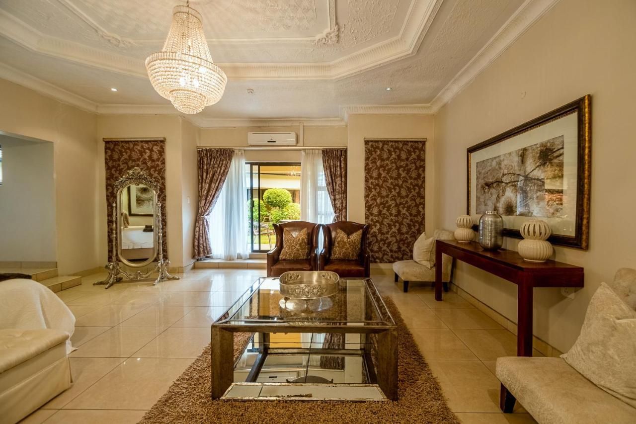The Victoria Falls Deluxe Suites Exterior photo