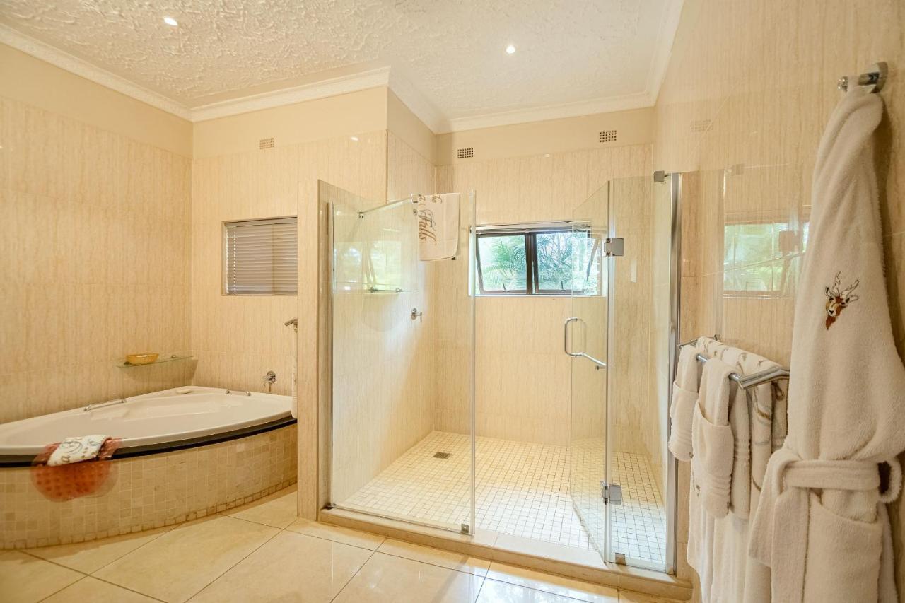 The Victoria Falls Deluxe Suites Exterior photo