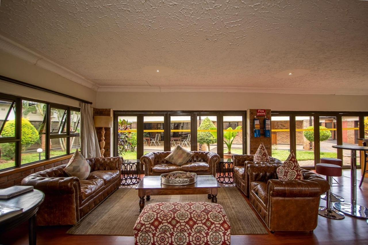 The Victoria Falls Deluxe Suites Exterior photo