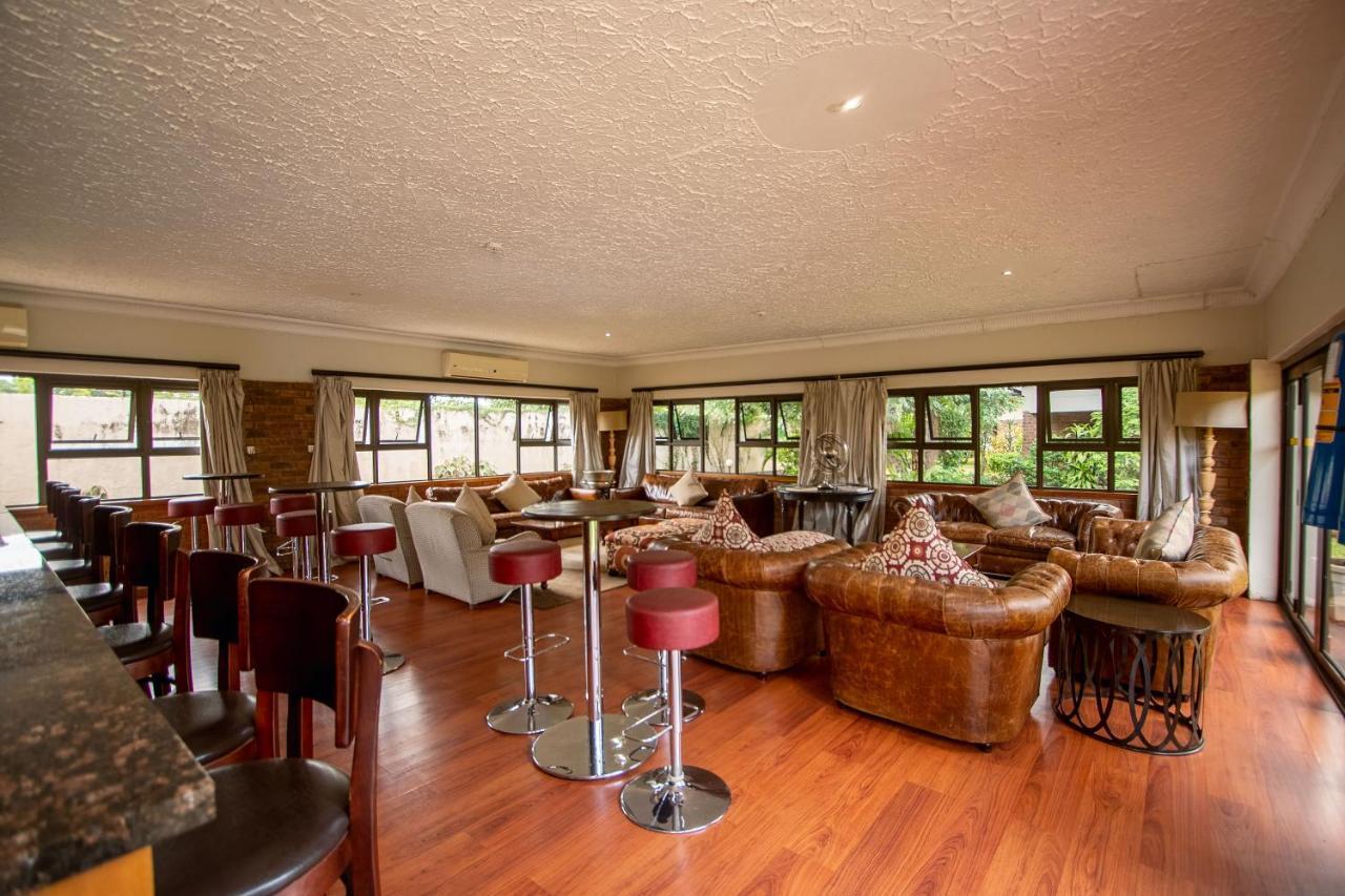 The Victoria Falls Deluxe Suites Exterior photo