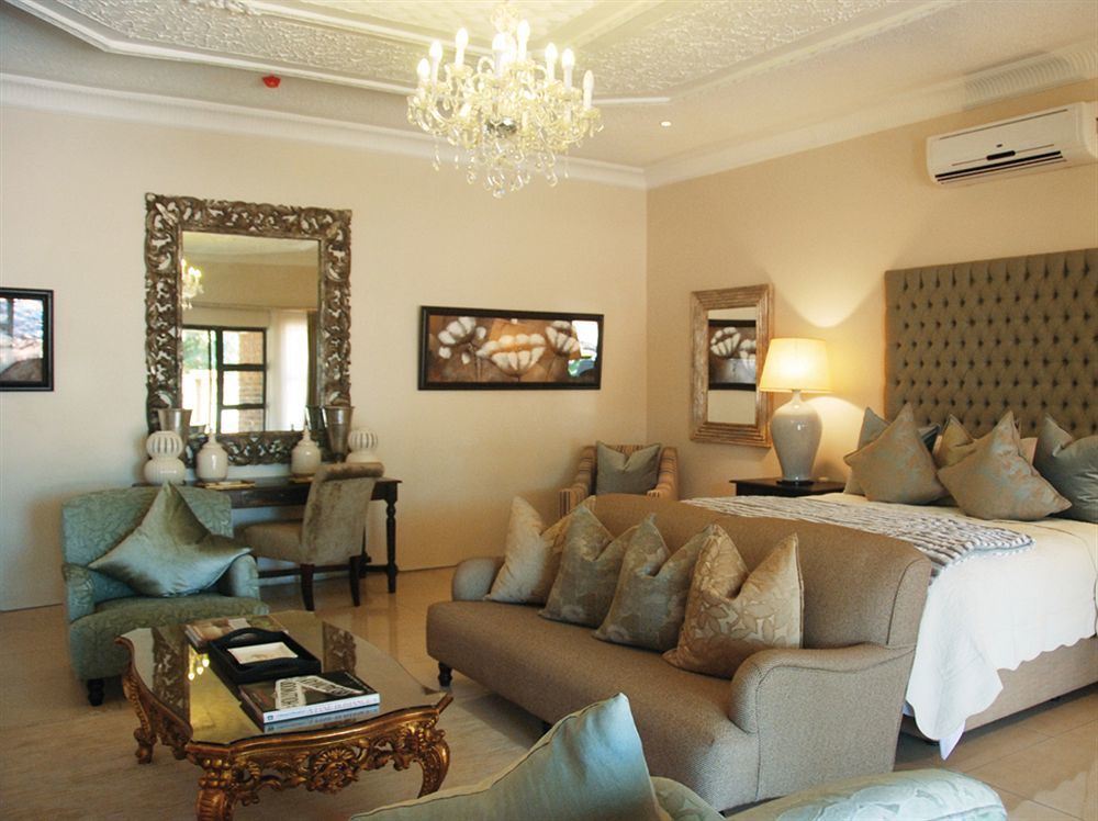 The Victoria Falls Deluxe Suites Exterior photo