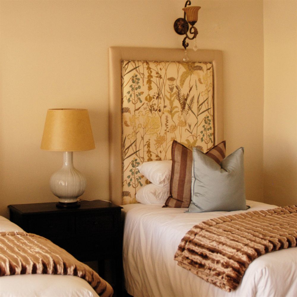 The Victoria Falls Deluxe Suites Exterior photo