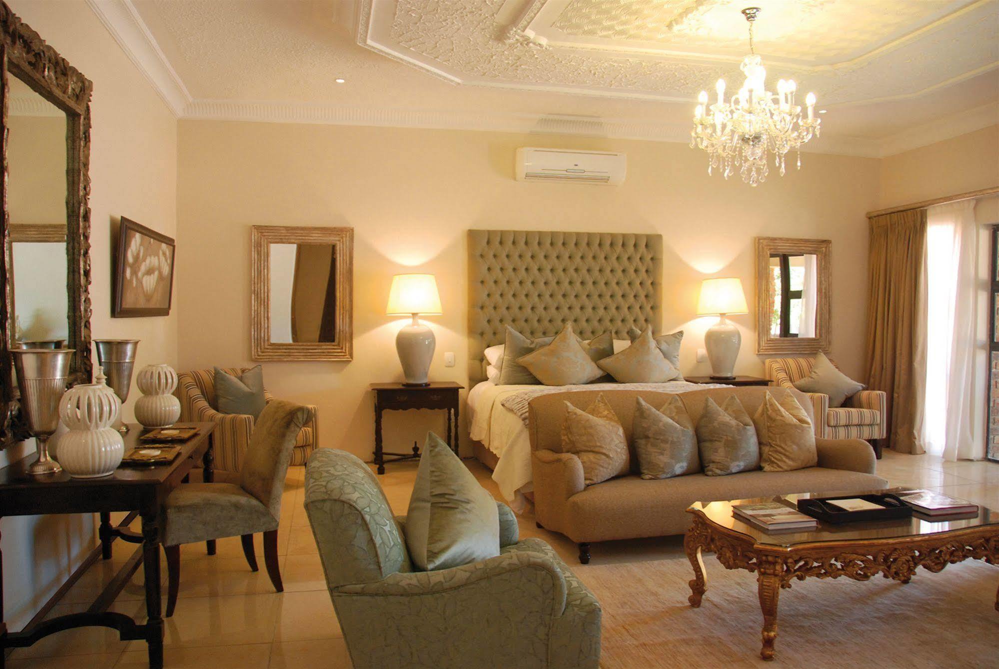 The Victoria Falls Deluxe Suites Exterior photo